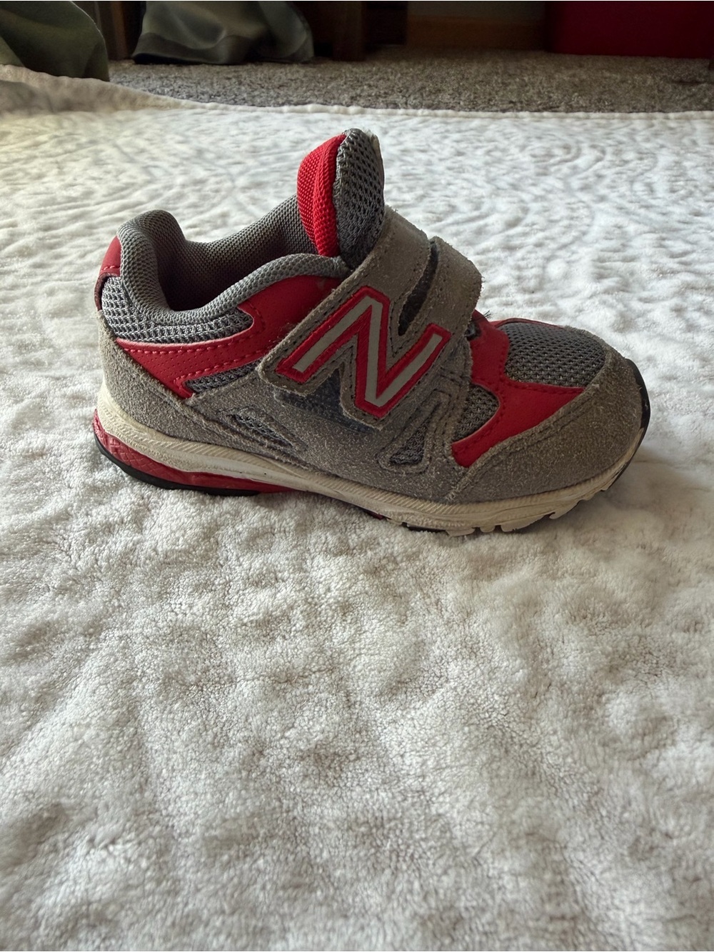 New Balance 888 Toddler Shoes Size 6.5 Gray Red Hook & Loop Sneakers KV888GRI - Picture 2 of 7